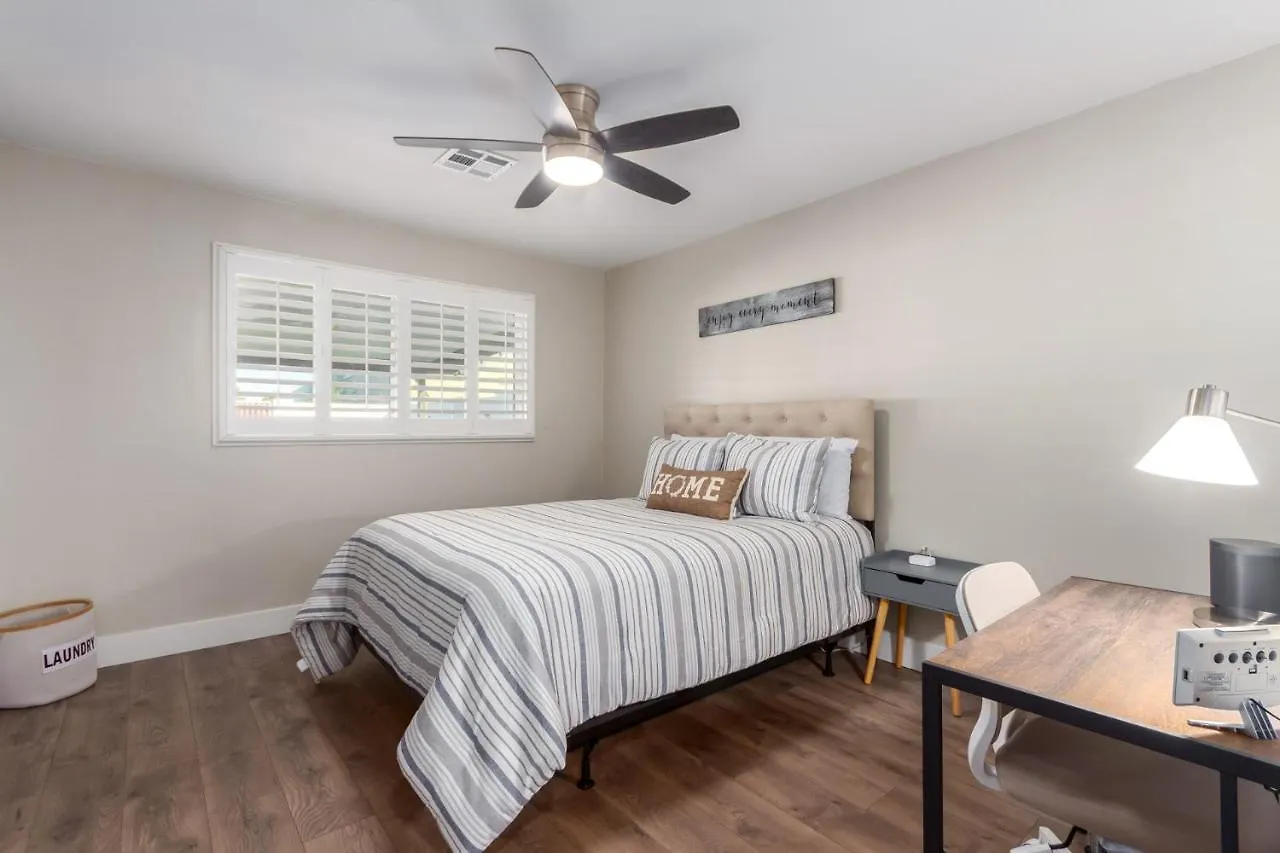 Holiday home Minutes Old Town Pool Spa Bikes Golf Green Scottsdale United States