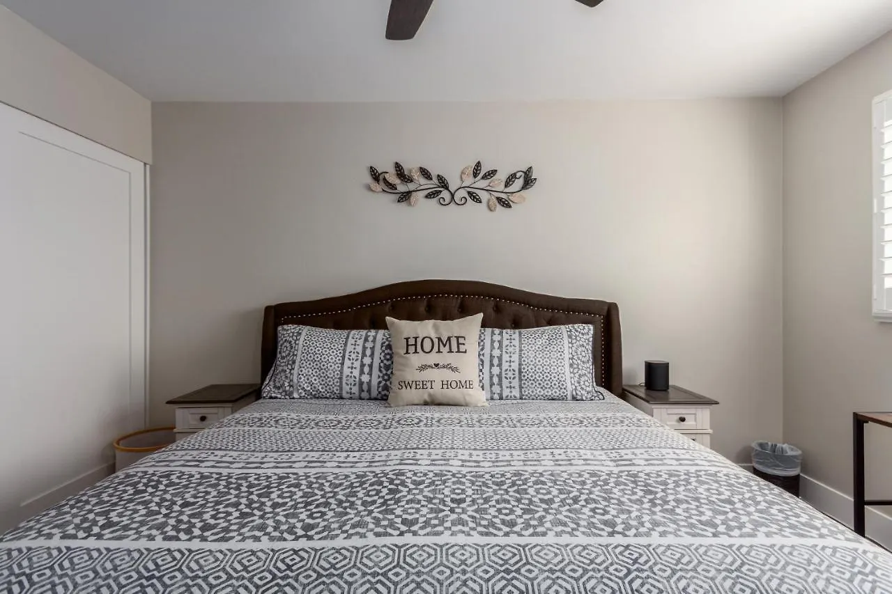 Holiday home Minutes Old Town Pool Spa Bikes Golf Green Scottsdale